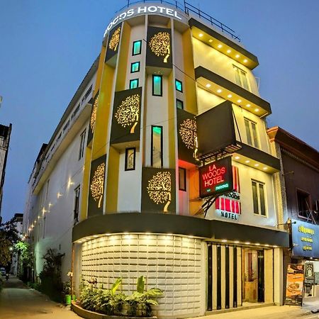 La Woods Hotel Chennai Extérieur photo